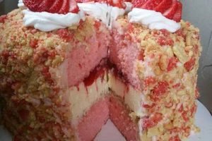 Strawberry shortcake cheesecake