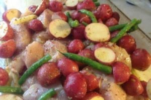 Garlic and Lemon Chicken With Potatoes and Green Beans